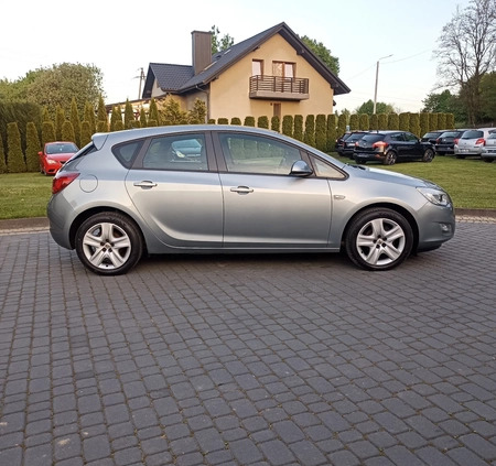 Opel Astra cena 22999 przebieg: 188000, rok produkcji 2011 z Nekla małe 154